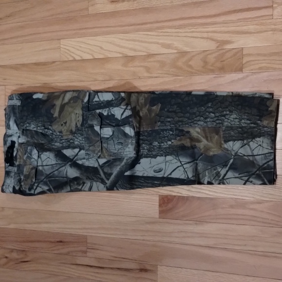 Boy's Camouflage Cargo Pants - Picture 3 of 7
